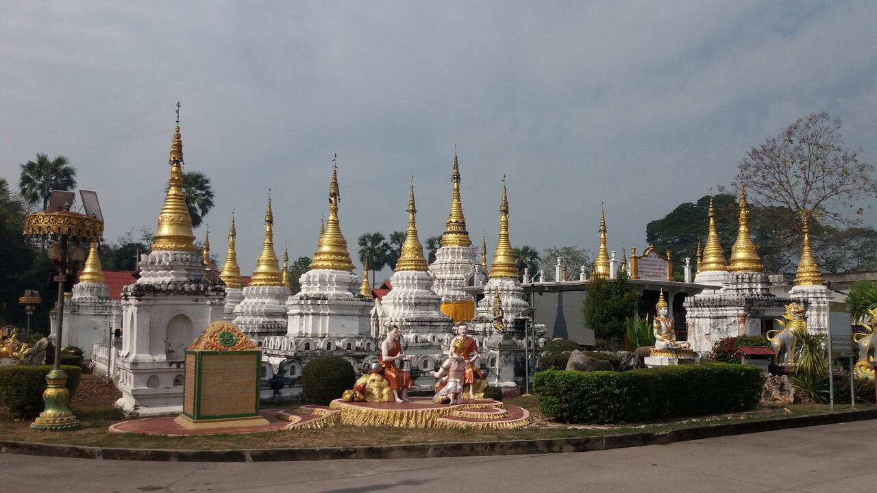 Wat Chedi Sao Lang - photo: Daniel Karwicki