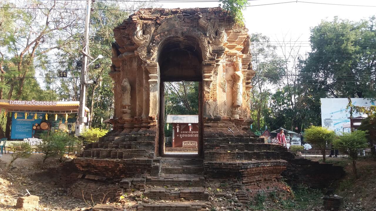 Chao Ya Suta Stupa – a precious monument in Lampang