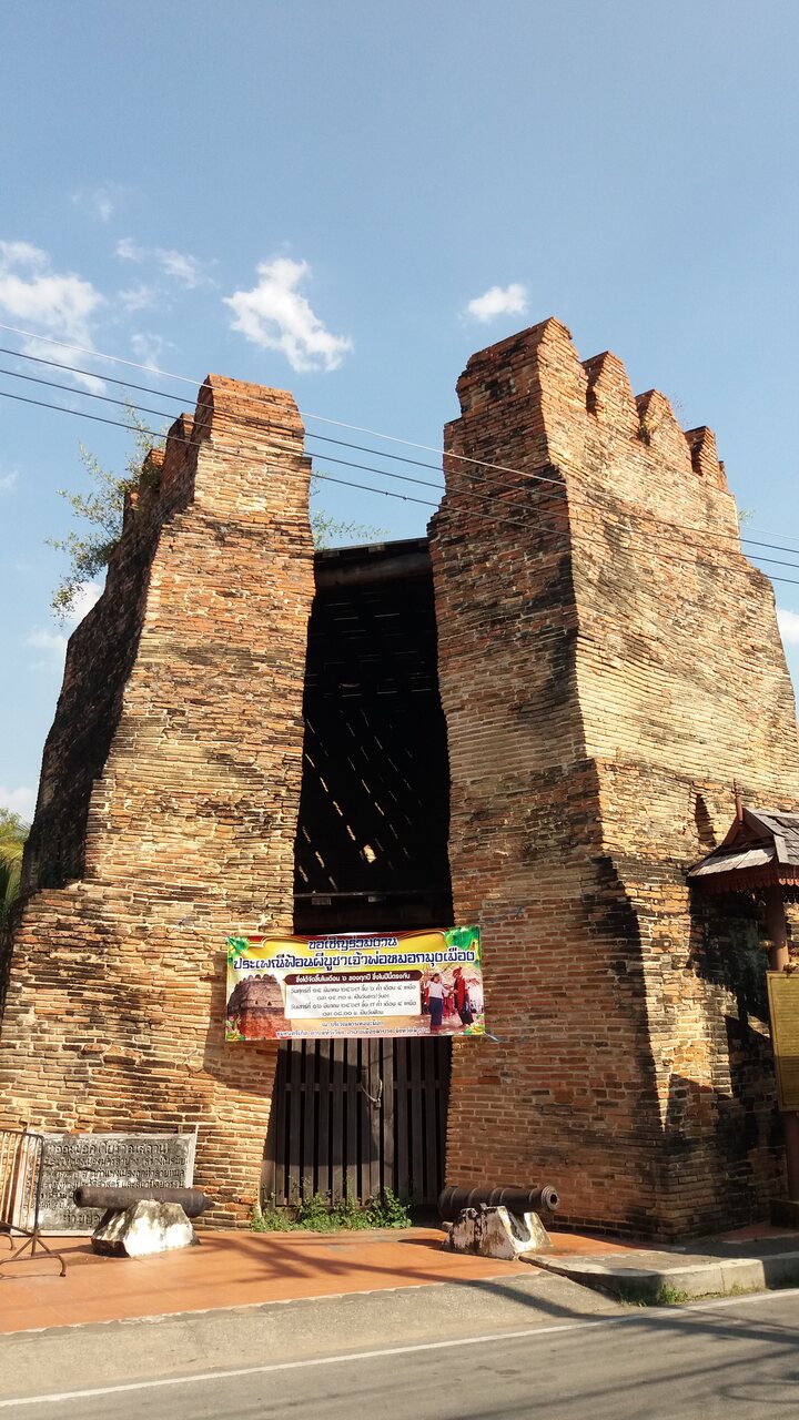 Amok Tower in Lampang - photo: Daniel Karwicki