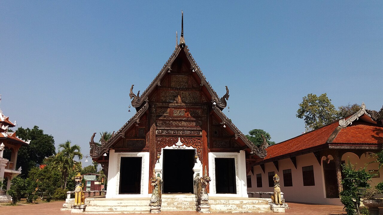 Wat Pratu Pong in Lampang - Viharn, photo: Daniel Karwicki