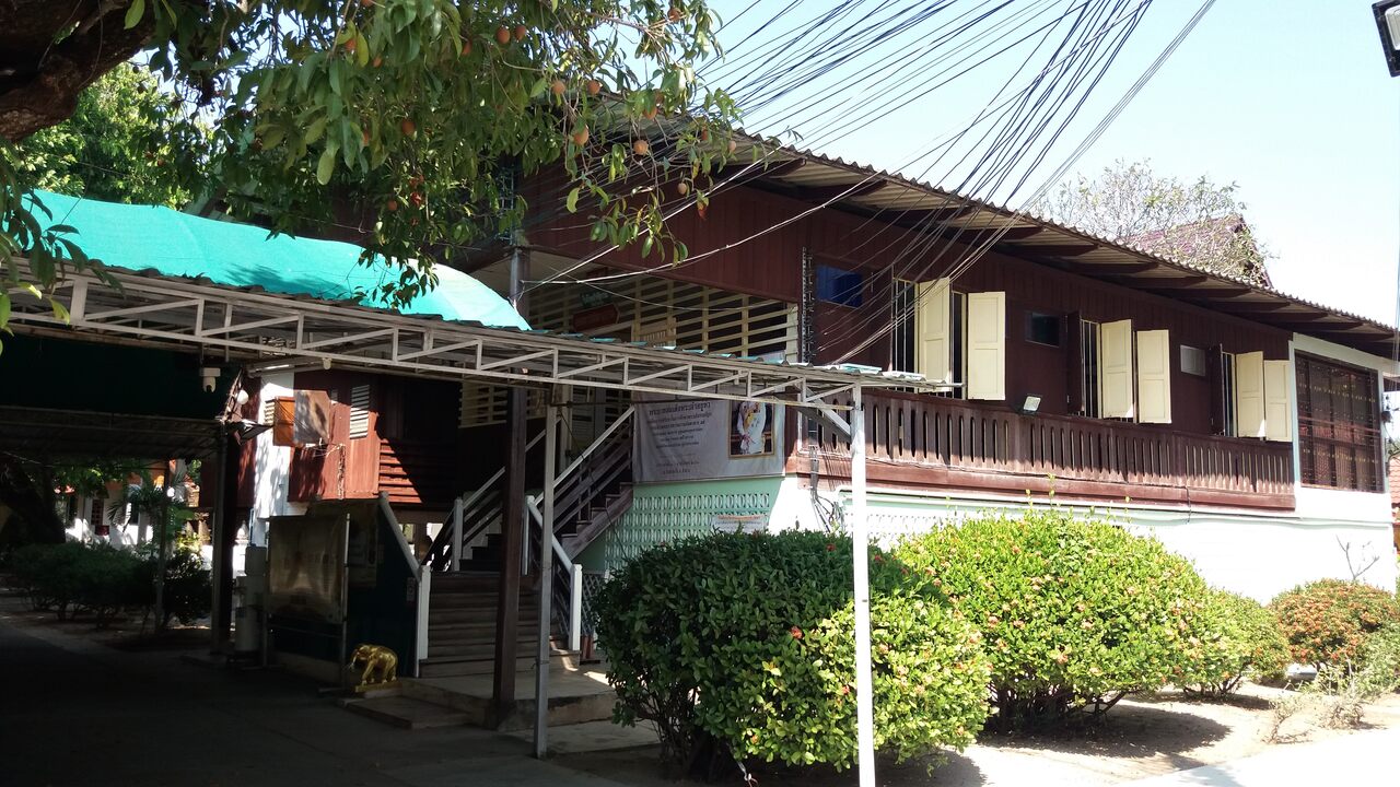 Wat Tamaoh in Lampang - Wooden Building, photo: Daniel Karwicki
