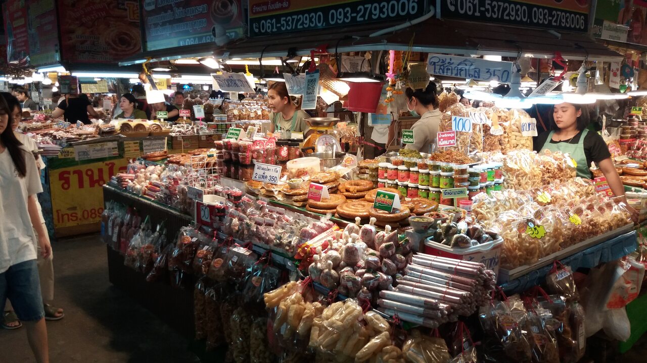 Thung Kwian Market – local food and more