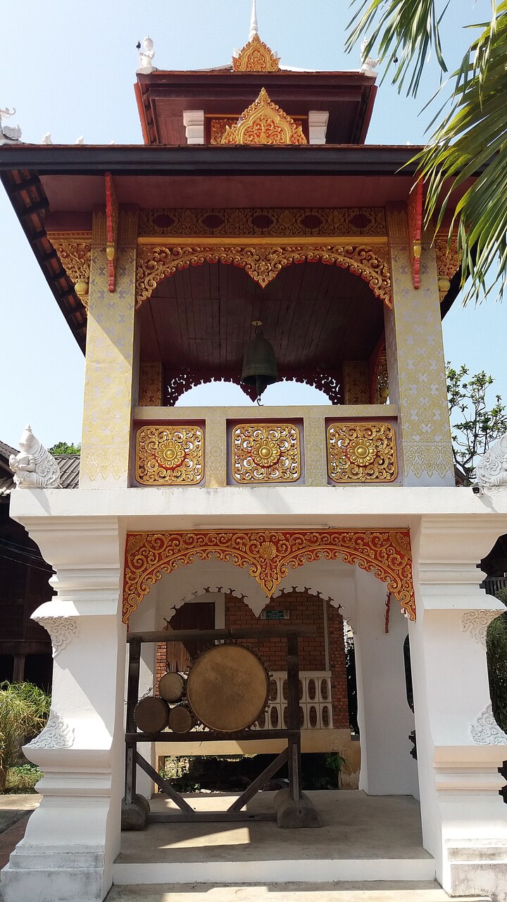 Wat Pratu Pong in Lampang - Drum Tower, photo: Daniel Karwicki