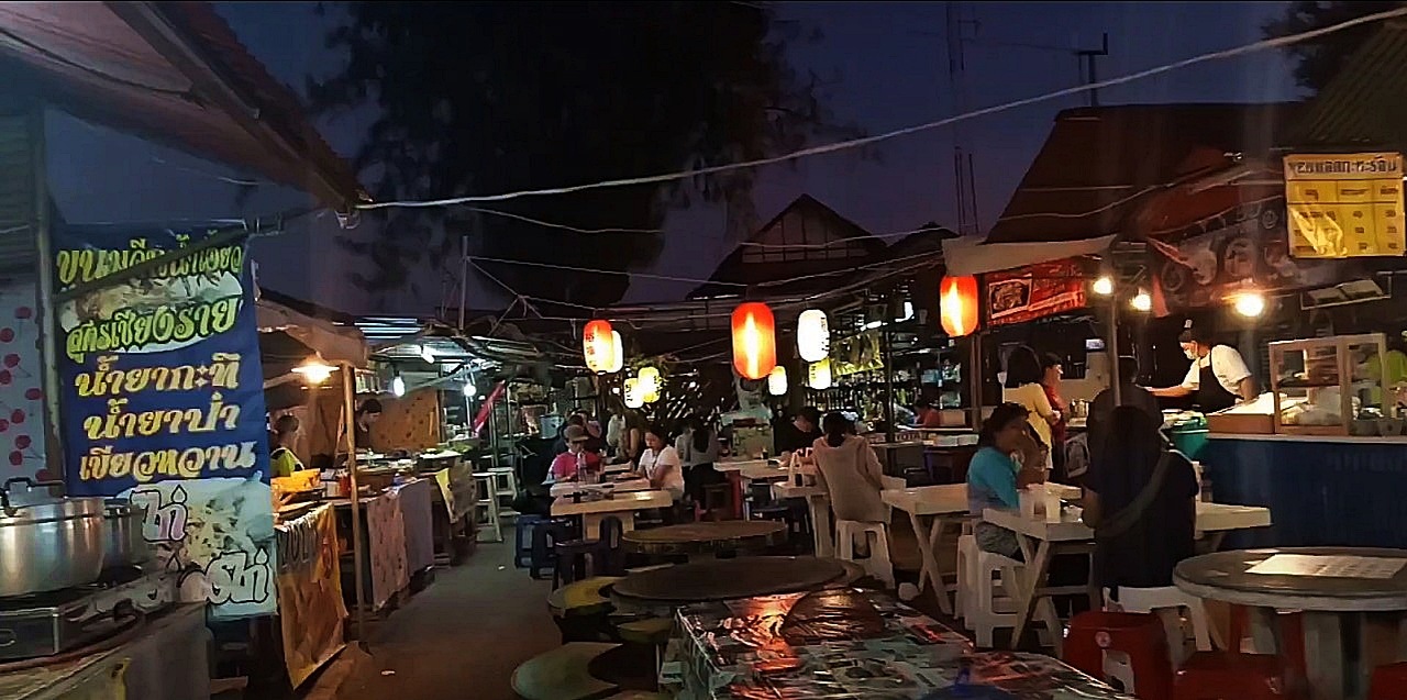 Lampang Night Market at the railway station