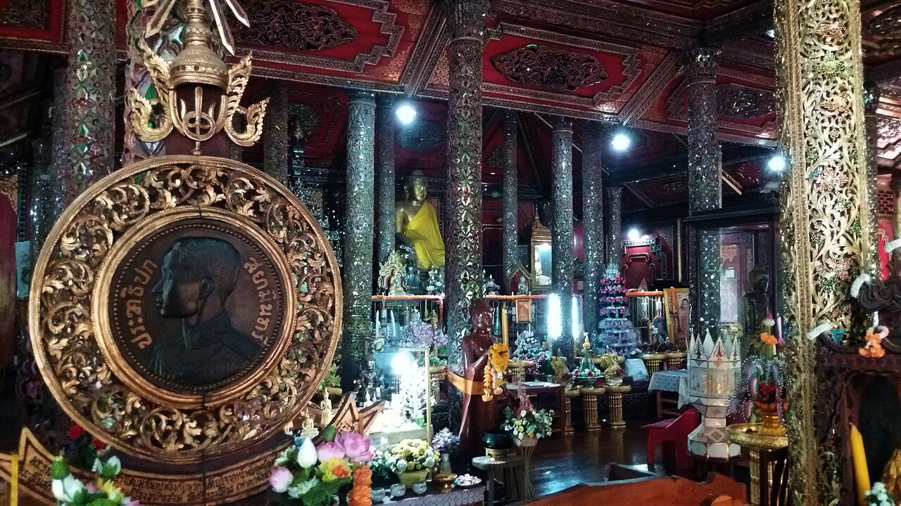 Wat Si Rongmuang - photo: Daniel Karwicki