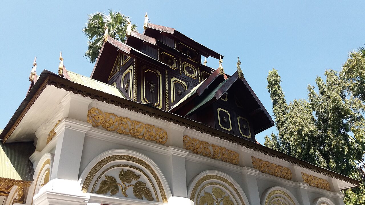 Wat Pa Fang – an unknown attraction in the center of Lampang