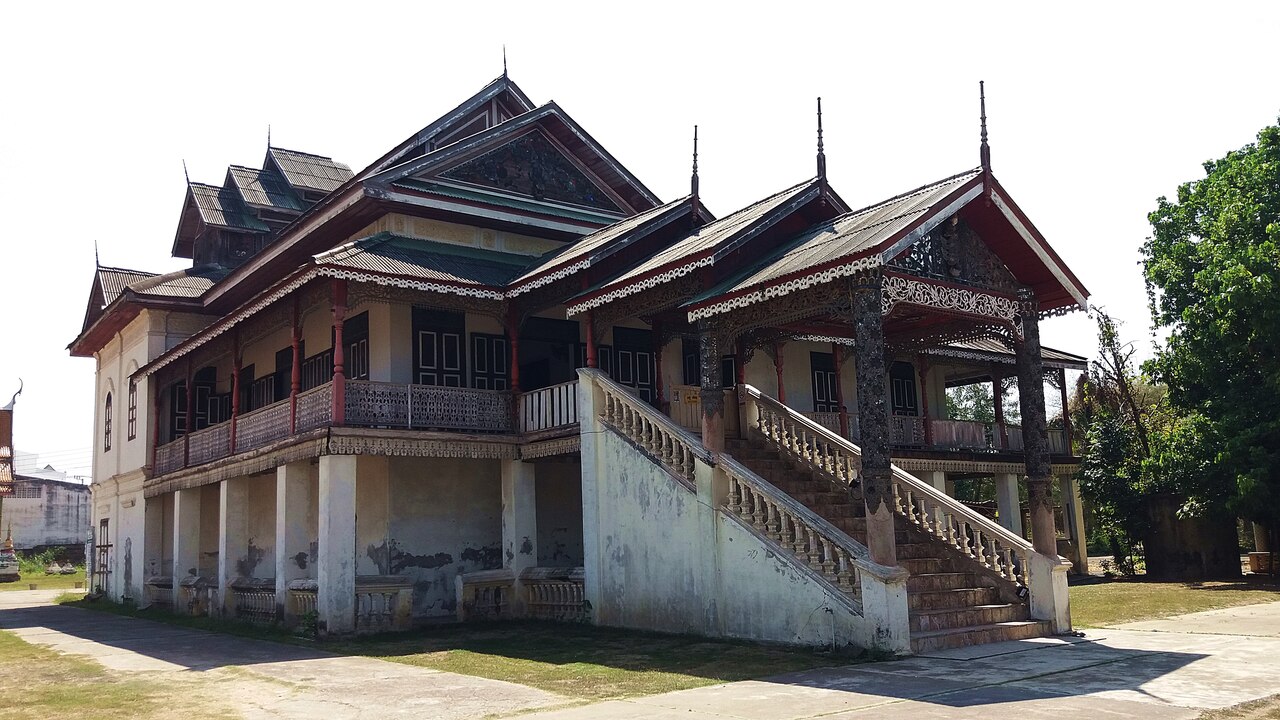 Wat Chai Mongkol – Burmese Temple Architecture in Lampang